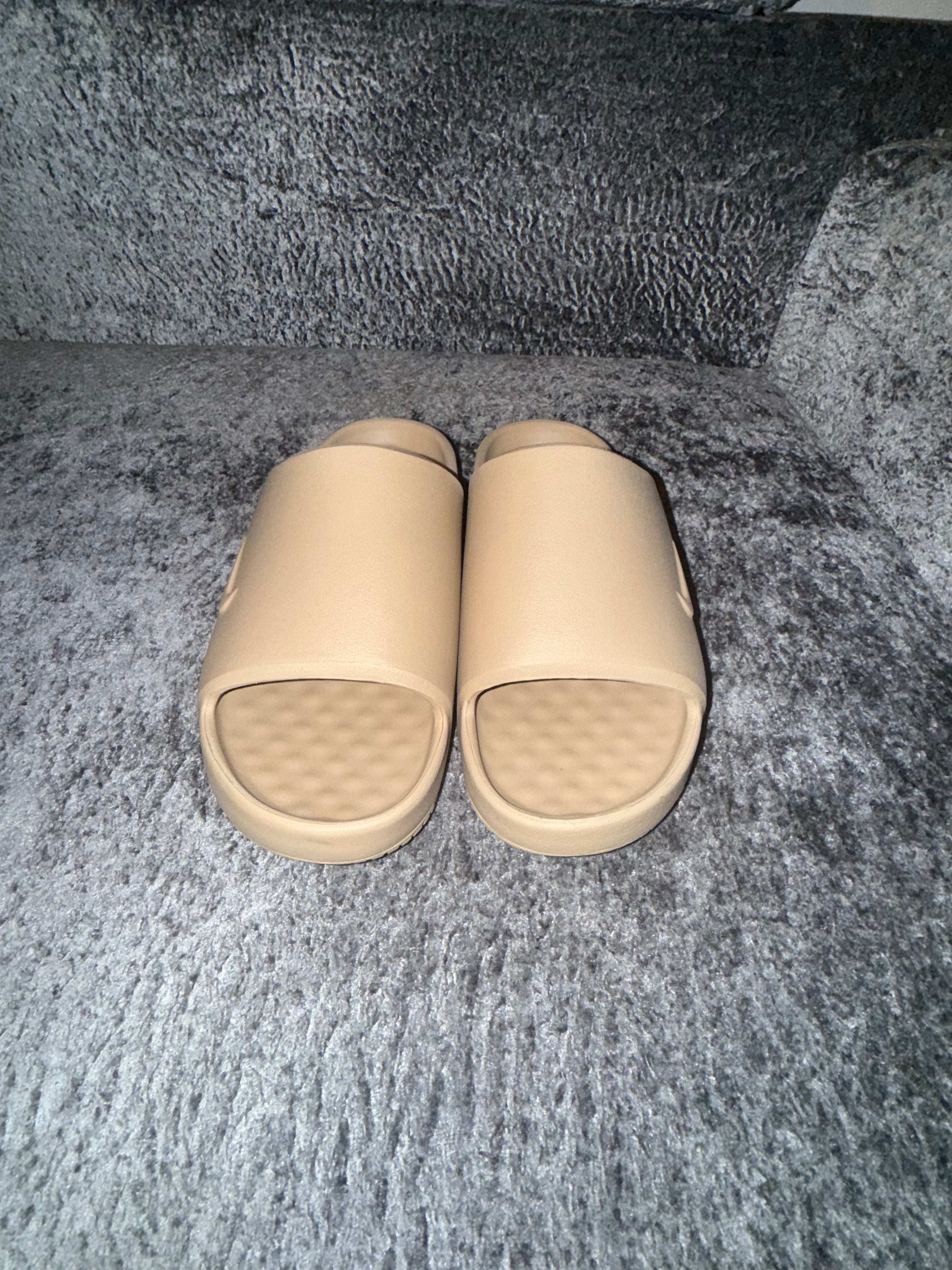 Nike Calm 2.0 slides Size 7 us Men