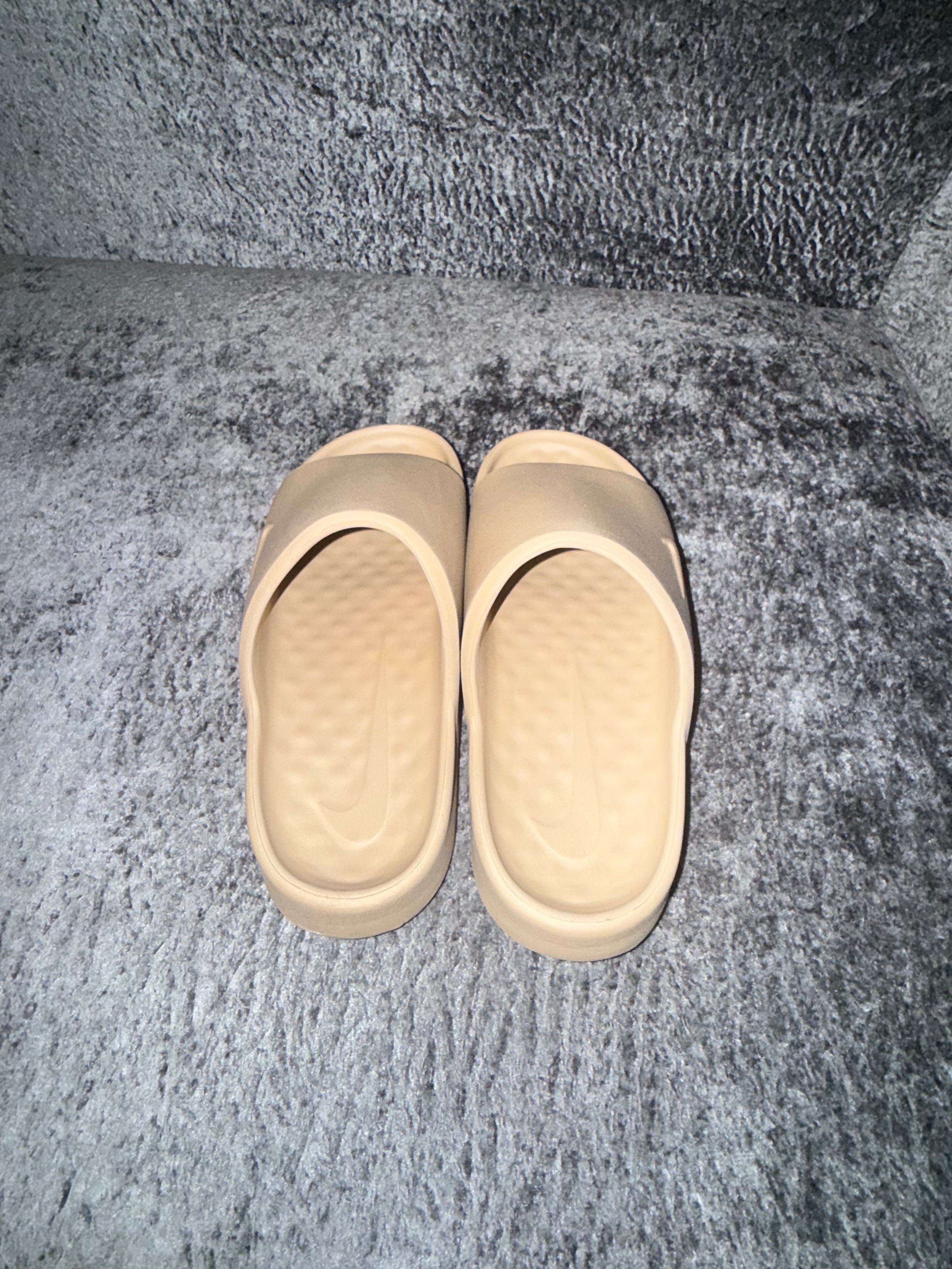 Nike Calm 2.0 slides Size 7 us Men